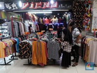 Rakyat Indonesia Siap-siap, Beli Baju Bakal Makin Mahal!