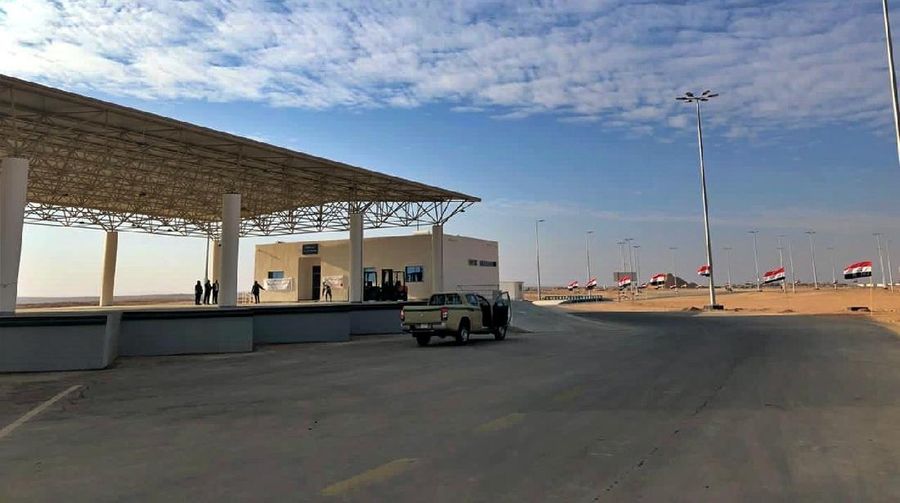 Perbatasan Arar yang memisahkan Arab Saudi dan Irak dibuka kembali setelah ditutup pada 1990. (AP Photo/Osama Sami)