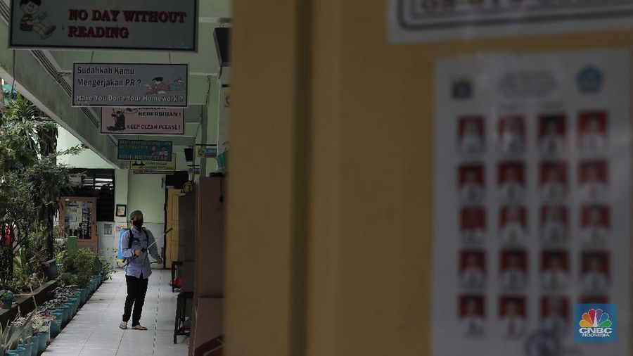 Persiapan Sekolah Tatap Muka (CNBC Indonesia/Muhammad Sabki)