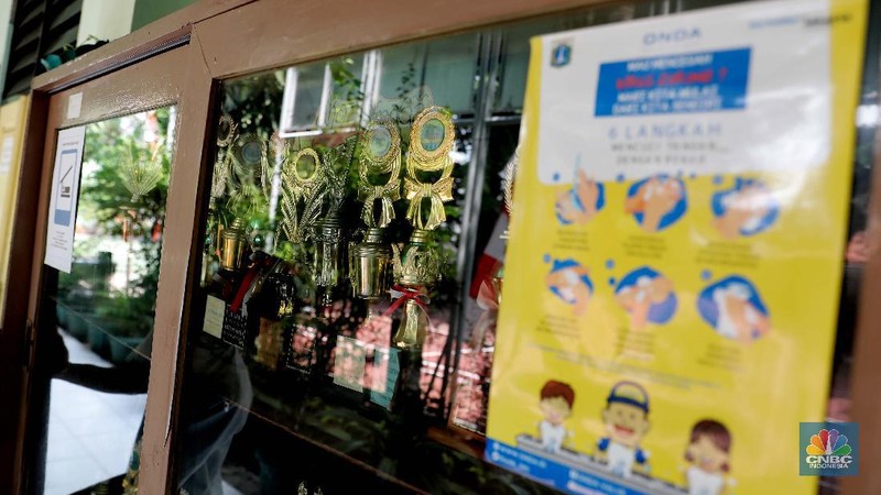 Persiapan Sekolah Tatap Muka (CNBC Indonesia/Muhammad Sabki)