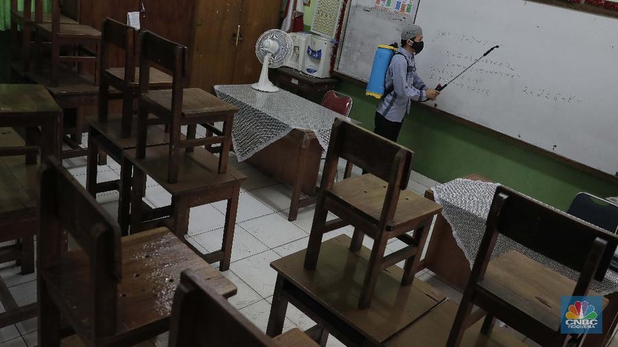 Persiapan Sekolah Tatap Muka (CNBC Indonesia/Muhammad Sabki)