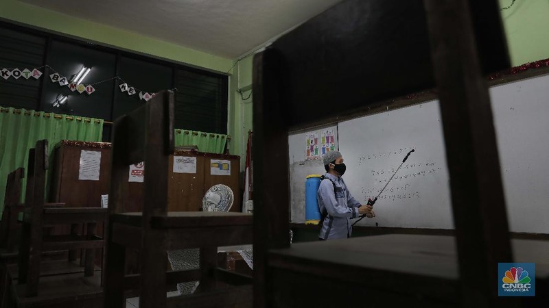Persiapan Sekolah Tatap Muka (CNBC Indonesia/Muhammad Sabki)