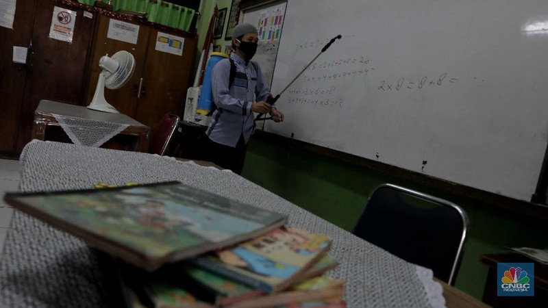 Persiapan Sekolah Tatap Muka (CNBC Indonesia/Muhammad Sabki)