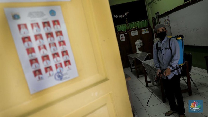 Persiapan Sekolah Tatap Muka (CNBC Indonesia/Muhammad Sabki)