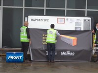 Sempat Diragukan Presiden Jair, Brazil Terima 120 Ribu Vaksin