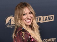 Hamil Anak ke-3, Aktris Hilary Duff Positif Covid-19