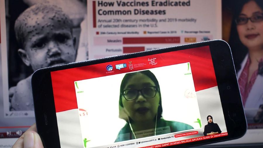 dr. Endah Citraresmi, Sp.A (K), MARS (Yayasan Orang Tua Peduli) memberikan pemaparan mengenai Imunisasi Aktif: mewujudkan kualitas hidup yang lebih baik di Jakarta, Selasa, 24 November 2020.