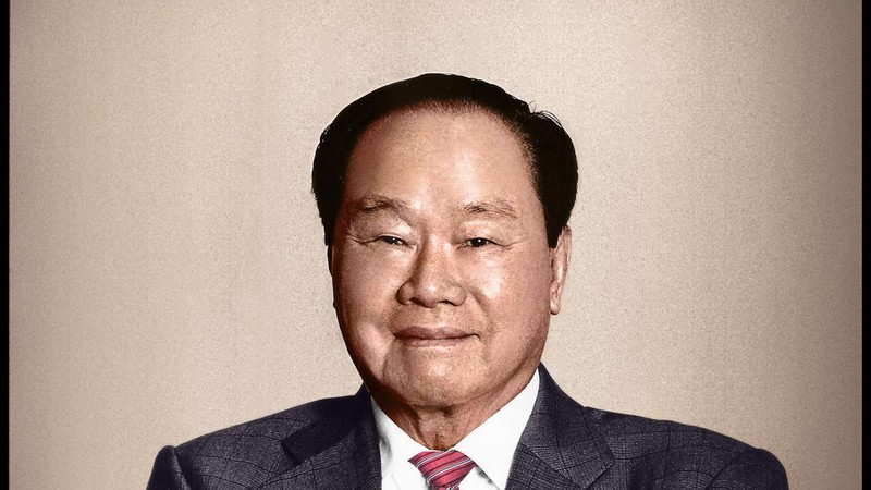 Billionaire tobacco tycoon Michael Bambang Hartono, 78, who is competing in bridge for Indonesia at the 2018 Asian Games, speaks at a press conference at the Jakarta International Expo in Jakarta on August 22, 2018. (Photo by ANTHONY WALLACE / AFP)