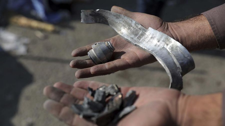 Sebanyak delapan orang tewas akibat serangan mortir yang menghantam wilayah padat penduduk di Ibu Kota Kabul, Afghanistan, (AP/Rahmat Gul)