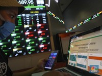 Saham Emiten Erick Thohir Digembok BEI, 3 Lainnya Dibuka