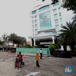 Penampakan Penyidik KPK Geledah Kantor Menteri Edhy Prabowo
