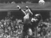 Potret Diego Maradona, Legenda 'Tangan Tuhan' Cetak 300 Gol