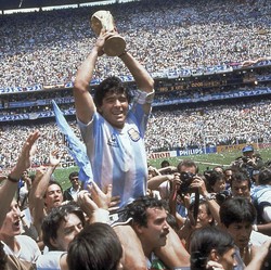 8 Tenaga Medis Diduga Jadi Penyebab Meninggalnya Maradona