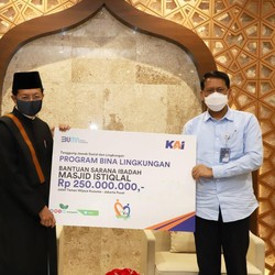 KAI Berikan Bantuan untuk Masjid Istiqlal Senilai Rp250 Juta