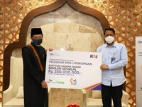 KAI Berikan Bantuan untuk Masjid Istiqlal Senilai Rp250 Juta