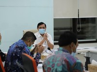 Luhut Beri Instruksi ke Anies Soal Corona, DKI Sudah Gawat?