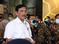 Luhut: Bila Tuhan Izinkan Vaksinasi Covid-19 RI akhir 2020