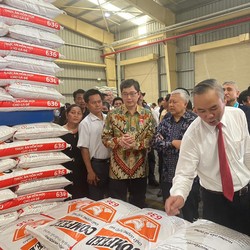 Begini Nasib Saham JPFA yang Labanya Ambruk 48%