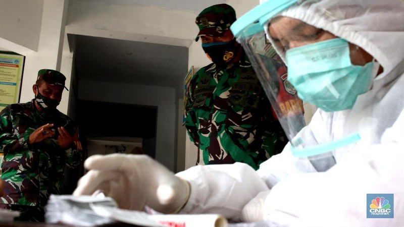 Rapid Test Massal di Petamburan (CNBC Indonesia/ Tri Susilo)