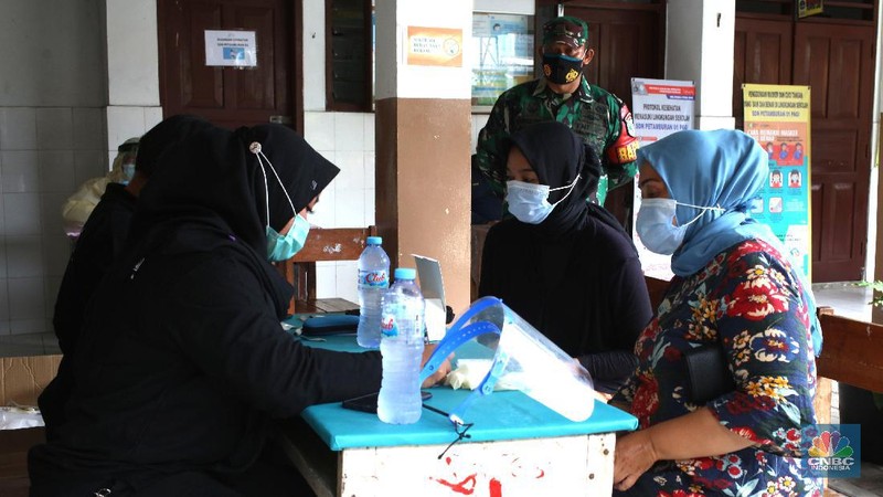 Rapid Test Massal di Petamburan (CNBC Indonesia/ Tri Susilo)
