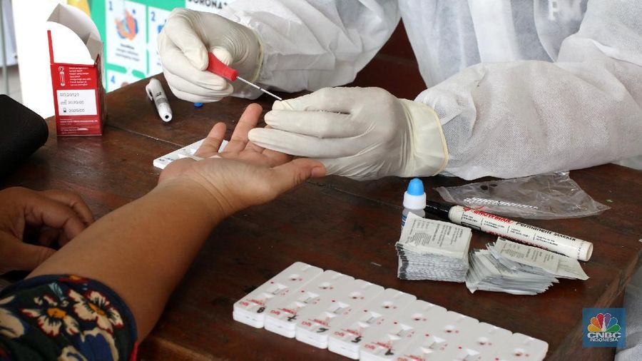Rapid Test Massal di Petamburan (CNBC Indonesia/ Tri Susilo)