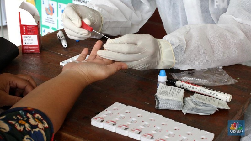 Rapid Test Massal di Petamburan (CNBC Indonesia/ Tri Susilo)