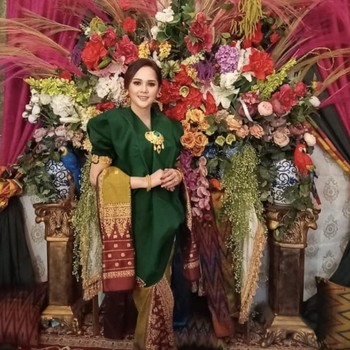 Maharnya Viral, Momen Gadis Cantik Sulsel Dilamar Pak Haji