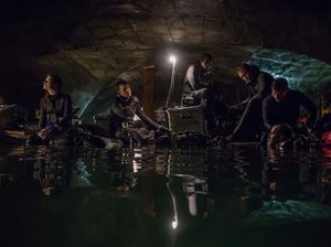 Sinopsis Film Renegades: Misi Berdarah Penyelamatan Harta Karun