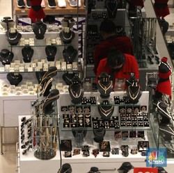 Harga Barang Makin Mahal, Alarm Tanda Bahaya Mulai Menyala!