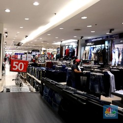 Toko Ritel Desak Mal Dibuka Sampai Pukul 10 Malam, Kenapa?