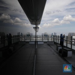 Langit Jakarta Menggelap Sore Ini! Ada Fenomena Apa Ini?