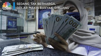 Sedang Tak Berharga, Dolar Makin Banyak 'Dibuang'