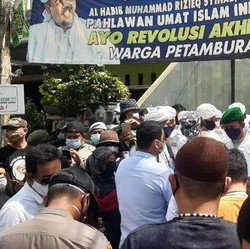 Petamburan Ricuh! Massa FPI Vs Penyidik Polda Metro Jaya