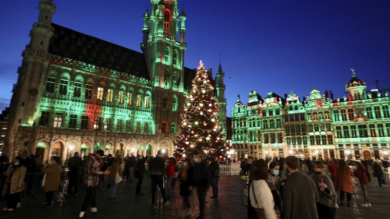 Christmas lightings are pictured where the Christmas market usually takes place, Friday, Nov.27, 2020 in Strasbourg, eastern France. Due to the COVID-19 pandemic, the well-known festive market will not be taking place this year. (AP Photo/Jean-Francois Badias)