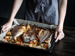 Pedagang Ikan di Cirebon Mendulang Cuan Jelang Tahun Baru