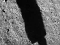 Bulan Mulai Retak dan Terbelah, Rencana Manusia Bisa Berantakan