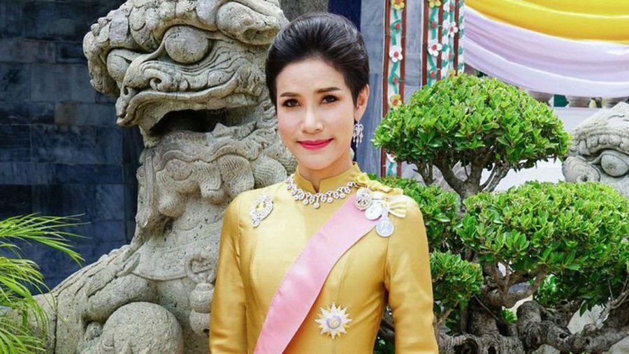 Sineenat Wongvajirapakdi (Niramon Ounprom). Ist