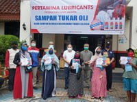 Cuma Modal Sampah Bisa Tukar Oli Pertamina di Jakarta Utara