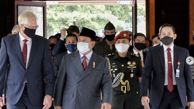 Menteri Pertahanan RI Prabowo Subianto Menerima kunjungan Christopher C Miller - United States Secretary of Defense (Menhan AS) di Kementerian Pertahanan RI. (Kementerian Pertahanan RI)