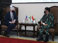 Setelah Temui Prabowo, Plt Menhan AS Sowan Panglima TNI