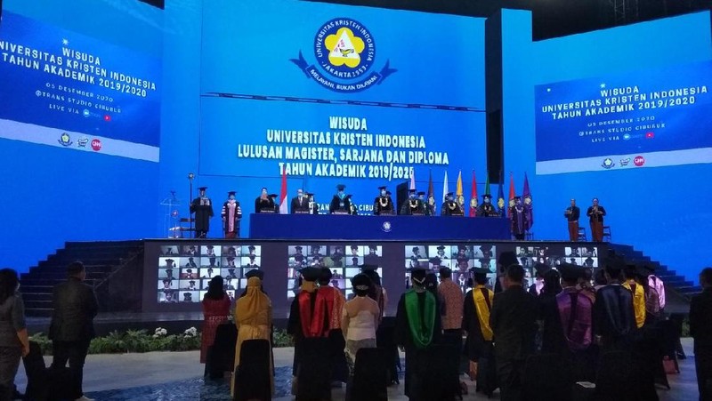 Perayaan wisuda daring Universitas Kristen Indonesia. Ist