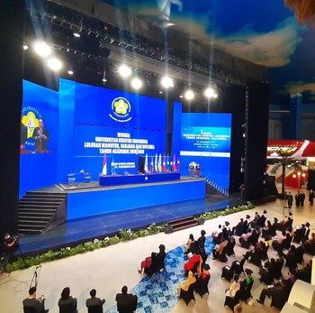 Intip Perayaan Wisuda Virtual UKI di Trans Studio Cibubur