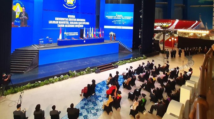 Perayaan wisuda daring Universitas Kristen Indonesia. Ist