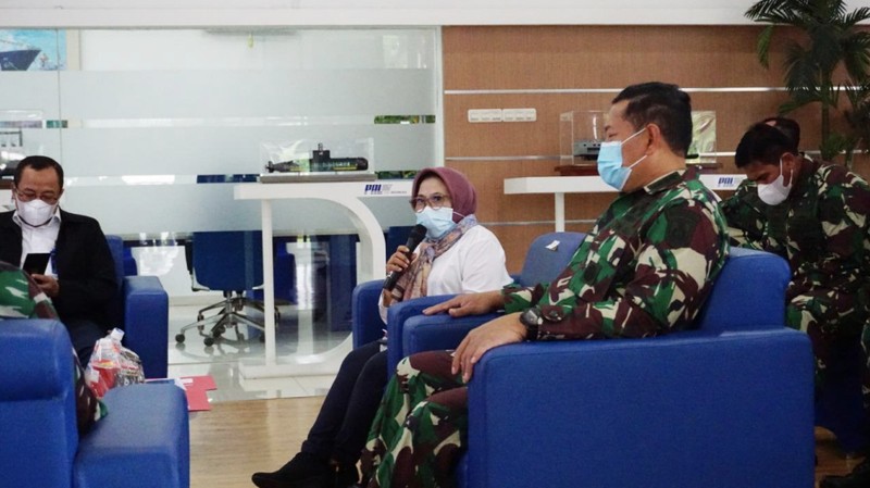 Kepala TNI Staf Angkatan Laut, Laksamana TNI Yudo Margono melakukan kunjungan perdana ke PT PAL Indonesia (Persero) setelah sebelumnya menghadiri upacara peringatan Hari Armada ke-75 di Komando Armada II Surabaya. (Dok: PAL Indonesia)