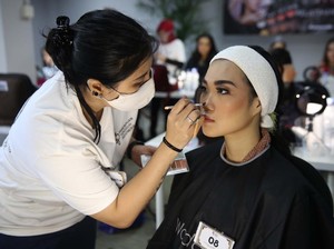Mau Jadi MUA Tersertifikasi? Ujiannya Tersedia di RI hingga Korea