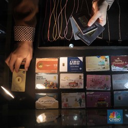 Pesta Cuan Bubar, Harga Emas Antam Hari Ini Turun Rp4.000