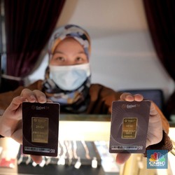 Kelakuan The Fed Meredupkan Kilau Harga Emas