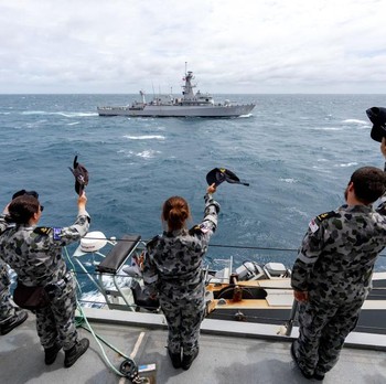 Melihat Angkatan Laut RI & Australia Latihan Perang di LCS