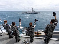 Melihat Angkatan Laut RI & Australia Latihan Perang di LCS