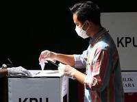 Gaya Gibran, Bobby, sampai Susi Nyoblos di Pilkada 2020
